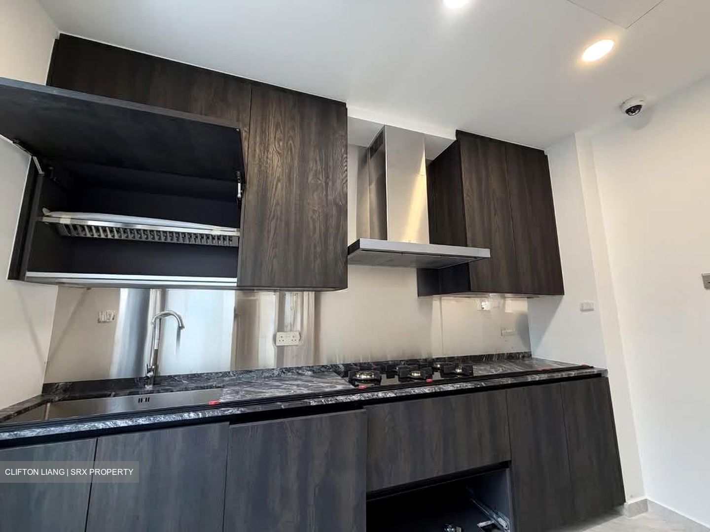 Shrewsbury Road (D11), Terrace #533202351